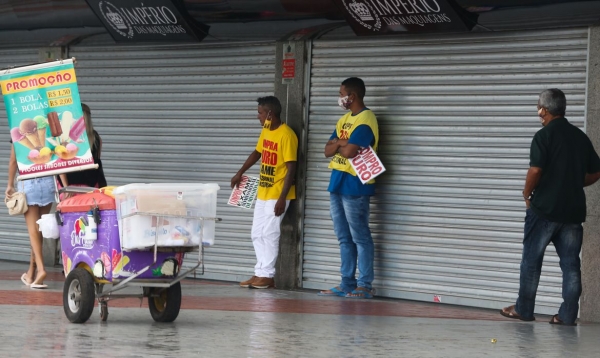Covid-19: Brasil bate recorde com quase 2 mil mortes em 24 horas