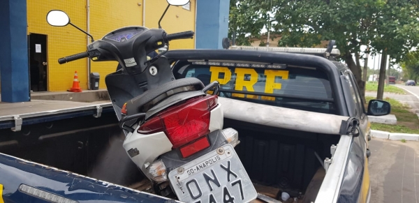MARANHÃO - PRF apreende motoneta adulterada no km 1 da BR-135