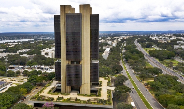 Copom eleva taxa básica de juros para 4,25% ao ano