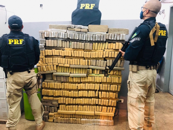 PRF apreende cerca de 500 kg de maconha na BR 010 - Ribamar Fiquene/MA