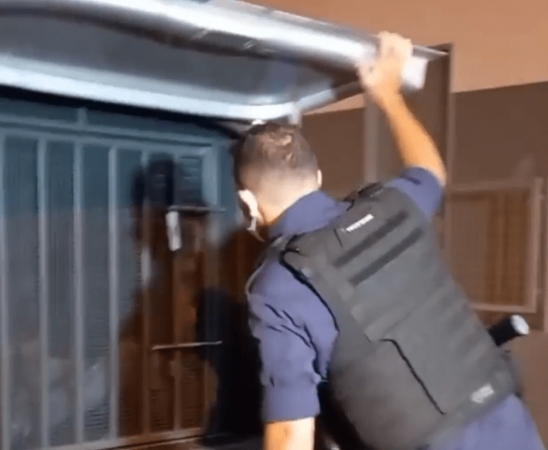 Homem sofre acidente, faz confusão no Socorrão e é conduzido à delegacia