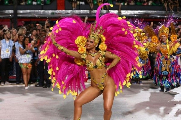 Fantasia de imperatrizense musa da escola Grande Rio é destaque nacional