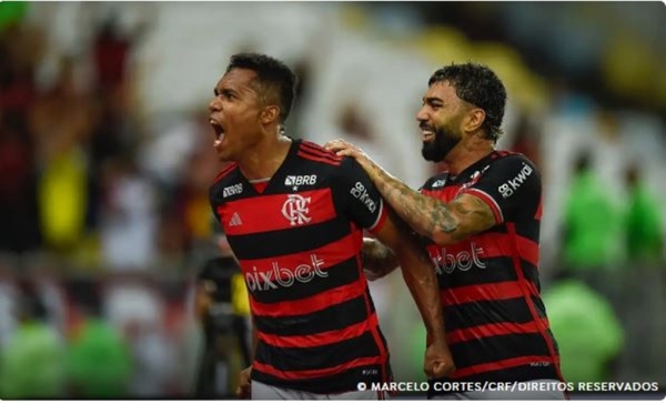 NA SEMIFINAL DA COPA DO BRASIL - FLAMENGO SAI NA FRENTE DO CORINTHIANS 