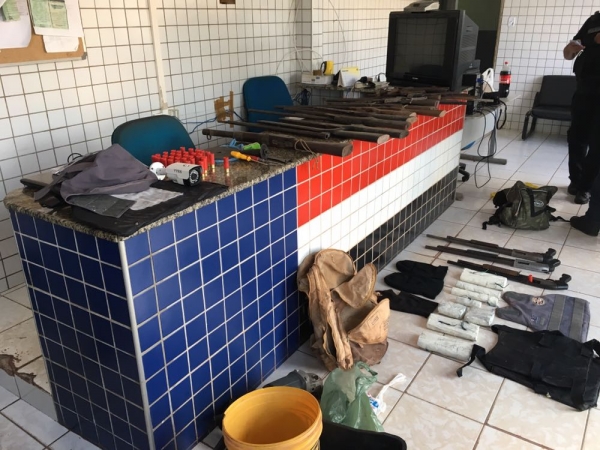 Presos criminosos que se preparavam para explodir agências bancárias