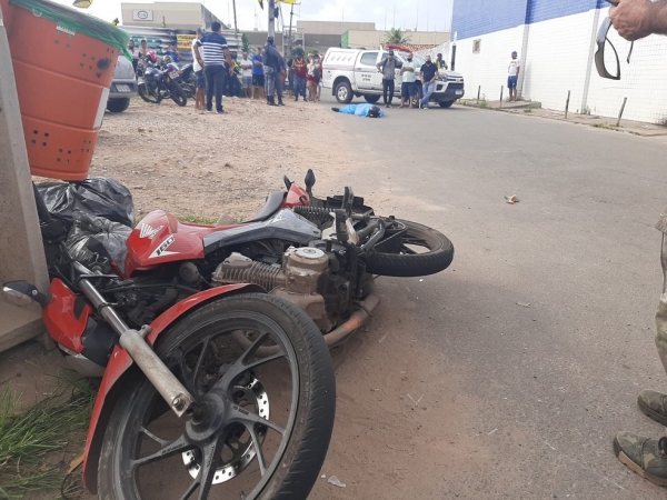 Motociclista morre após ser arrastado por caminhão em São Luís