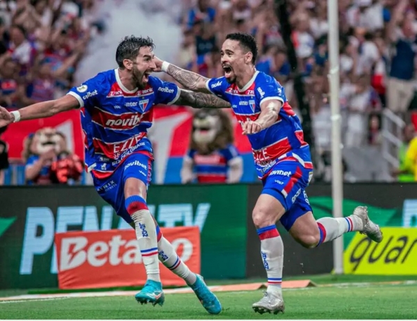 FORTALEZA ASSUME LIDERANÇA DO BRASILEIRO COM VITÓRIA SOBRE CORINTHIANS