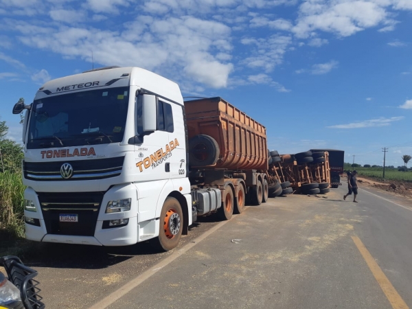 Veículo colide em automóvel parado e deixa uma pessoa morta em Timon/MA
