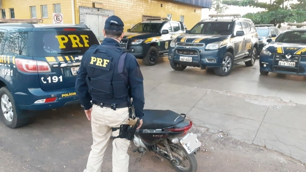 Jovem de 16 anos é apreendido pela PRF na BR 010 com moto roubada