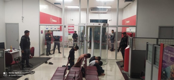 Imperatrizense é preso com outros três homens por arrombamento a banco em Porto Franco