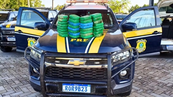 PRF APREENDE 33 KG DE PASTA-BASE DE COCAÍNA DENTRO DO PAINEL DE UM CARRO NA BR-316 NO MA