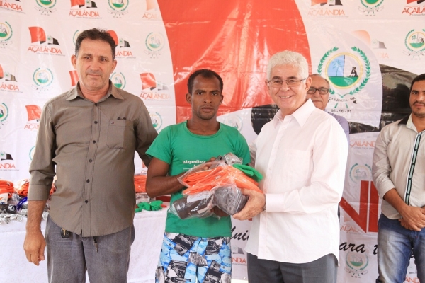 Agentes de Limpeza Recebem Equipamentos de Proteção Individual