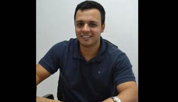 Justiça mantém delegado, sua equipe e advogado na prisão