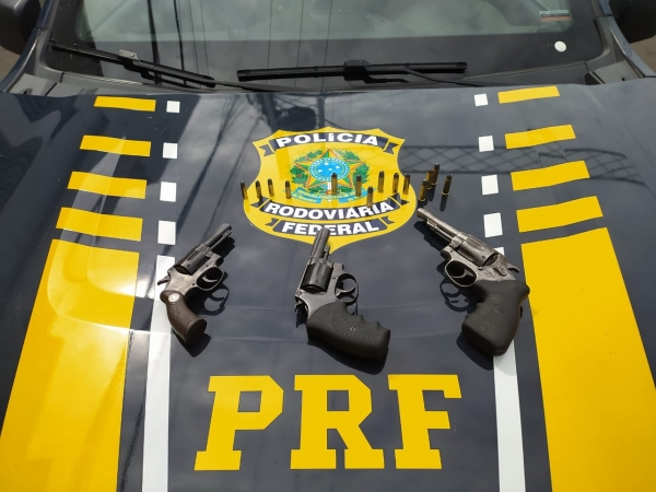MARANHÃO - BR-316: PRF prende trio com armas de fogo e veículo clonado