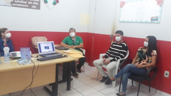 AÇAILÂNDIA - Secretária de Assistência Social se reúne com colaboradores