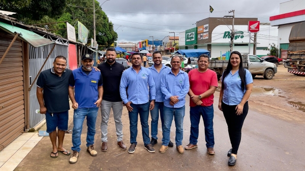 SECRETÁRIO DE AGRICULTURA DE AÇAILÂNDIA REALIZA VISTORIA NO MERCADO PÚBLICO MUNICIPAL