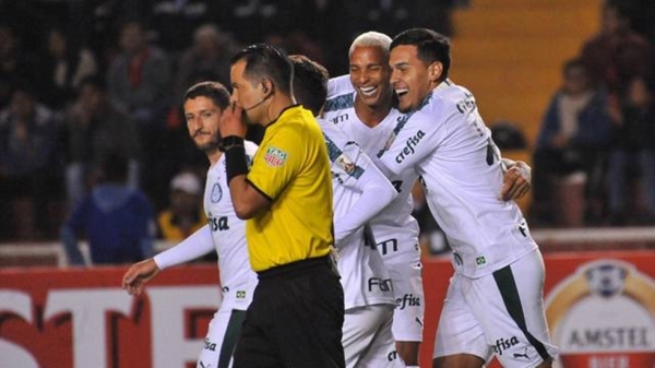 Palmeiras goleia Melgar, garante vaga e assume liderança do grupo na Libertadores