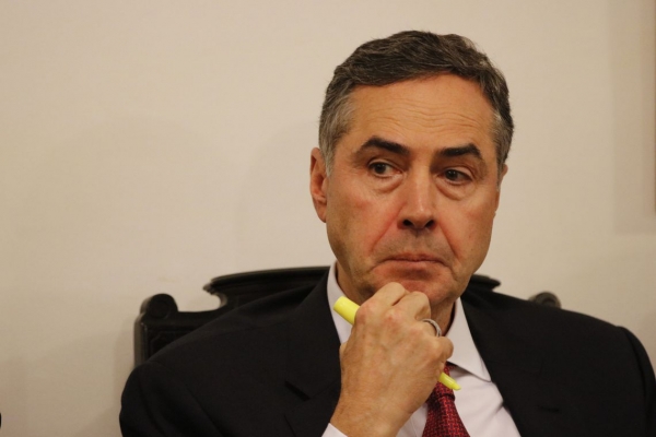 Barroso vota favorável à prisão após condenação em segunda instância