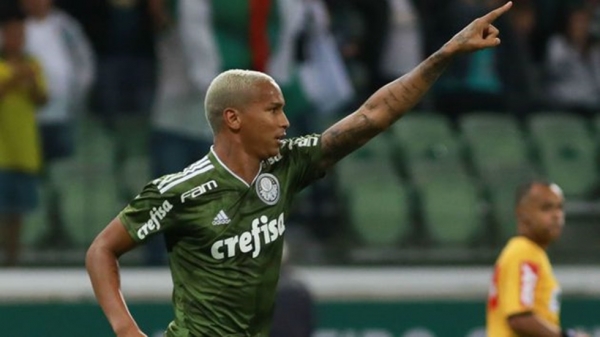 Com gol de Deyverson, reservas do Palmeiras batem o Vasco em SP