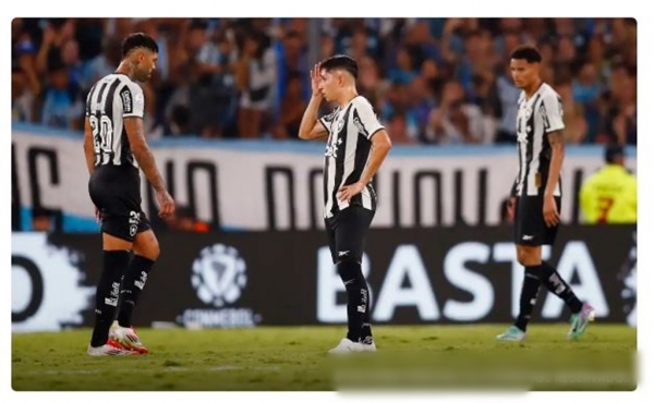 BOTAFOGO PERDE PARA O RACING E SE COMPLICA NA RECOPA SUL-AMERICANA