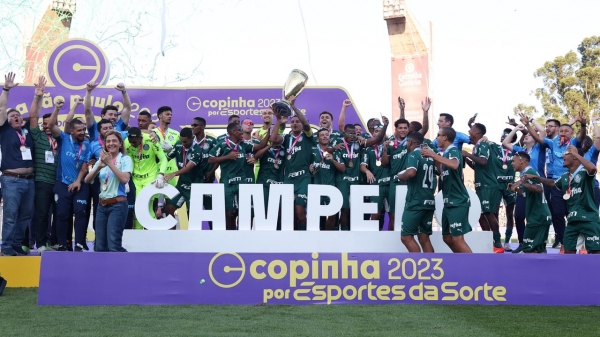 Palmeiras marca nos acréscimos, vence o América-MG e é bi da Copinha