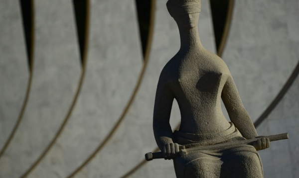 Moraes derruba decisão sobre quebra de sigilo de presidente Bolsonaro