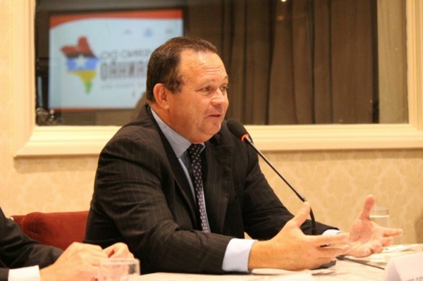 Vice-governador Carlos Brandão assume interinamente comando do Estado