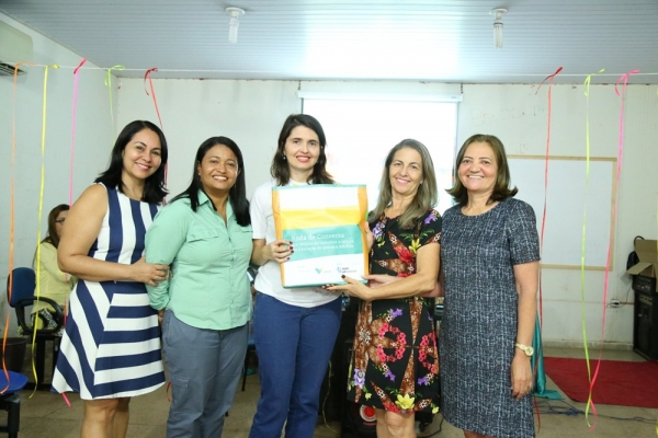 Parceria entre Prefeitura de Açailândia e Fundação Vale incentiva leitura na Educação de Jovens e Adultos