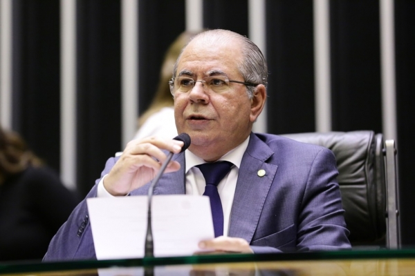 Com Covid-19, deputado federal Hildo Rocha segue internado em UTI em Brasília