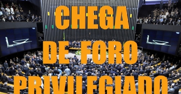 Juízes e promotores defendem fim do foro privilegiado para autoridades