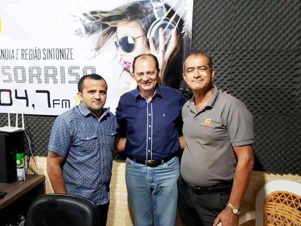 Jornalista Isisnaldo Lopes recebeu na Rádio Açaí FM Sorriso 104,7 o secretário de Relações Institucionais, Pastor Porto para falar sobre “A Rede Maranhão Solidário”