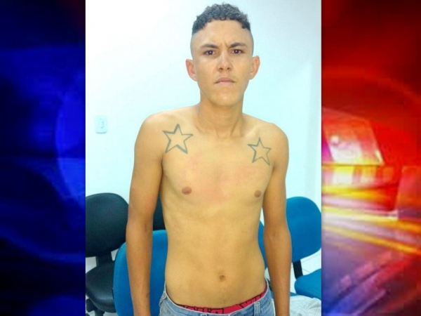 População dá uma “surra” em assaltante pego no momento que tentava roubar na Rua São Francisco, em Açailândia.