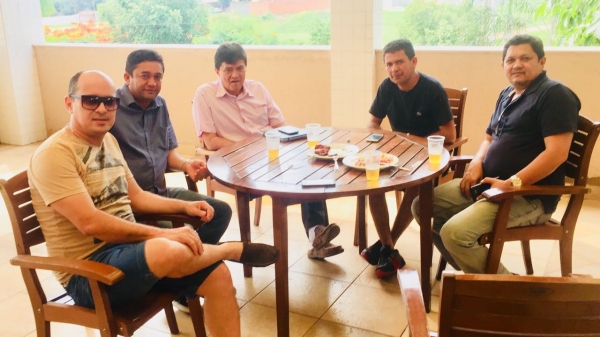 Deputado Leo Cunha Se Encontra Com Vereadores e Confirma Apoios em Açailândia.