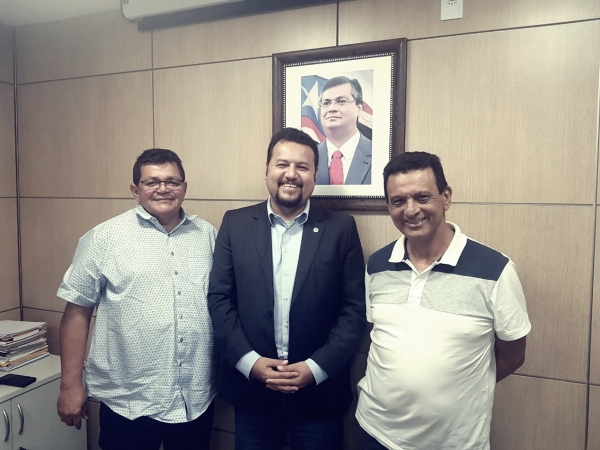 Prefeito Juscelino Oliveira se reúne com secretário Clayton Noleto