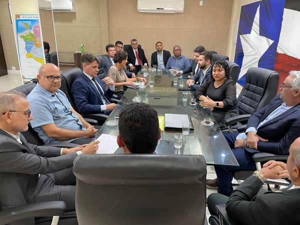 AÇAILÂNDIA -  Elson Santos participa de reunião que discuti melhorias para a  Polícia Civil 