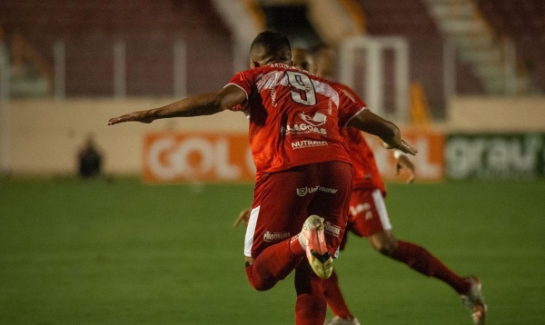 Série B: CRB vence Confiança e assume a liderança provisória