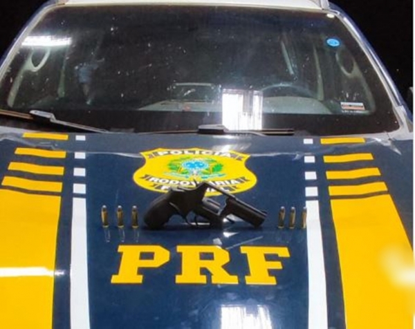 AÇAILÂNDIA - HOMEM É PRESO COM ARMA DE FOGO