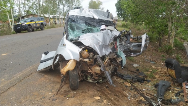 MARANHÃO - Batida entre veículo e caminhonete deixa quatro mortos na BR-222 