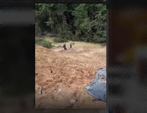 PACIENTES DE HEMODIÁLISE ENFRENTAM ATOLEIRO A PÉ EM TRECHO INTERDITADO DA BR-222