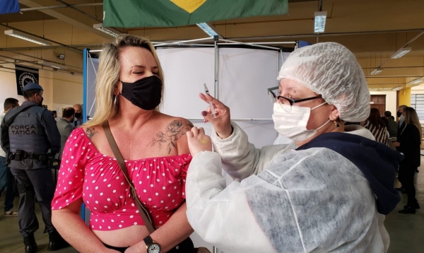 Covid-19: Brasil registra 128 mortes e 31 mil casos em 24 horas