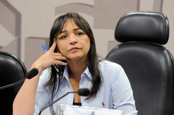 Após Eliziane Gama declarar apoio a Lula, Convenção das Assembleias de Deus no Maranhão lança nota de repúdio contra a senadora