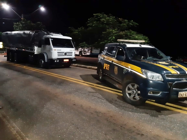 MARANHÃO - Caminhão transportando madeira com documentação irregular é apreendido na BR 010