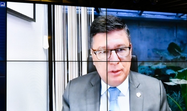 Senado envia para Câmara projeto que inclui jornalistas como MEI