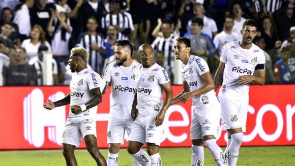 Santos domina Palmeiras, ultrapassa rival e assume vice-liderança do Brasileirão