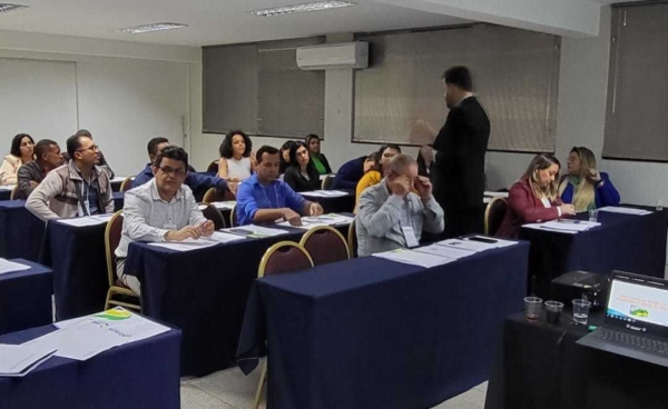 VEREADOR KELL PARTICIPA DE CURSO DE MODERNIZAÇÃO DO CONTEÚDO DA LEI ORGÂNICA E DO REGIMENTO INTERNO DA CÂMARA MUNICIPAL 2023.