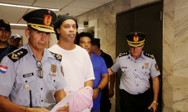 MP investiga se Ronaldinho Gaúcho cometeu outros crimes no Paraguai