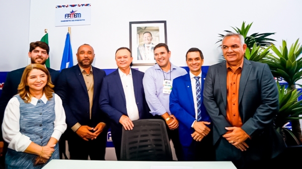 PREFEITO DE AÇAILÂNDIA DR. BENJAMIM DE OLIVEIRA TEM AGENDA POSITIVA NO 2º DIA DO ENCONTRO DE PREFEITAS E PREFEITOS EM SÃO LUÍS.