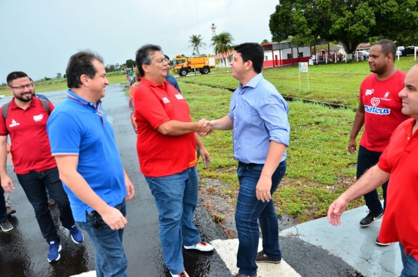 Governador Flávio Dino entrega obras e apoia desenvolvimento do esporte em Carolina