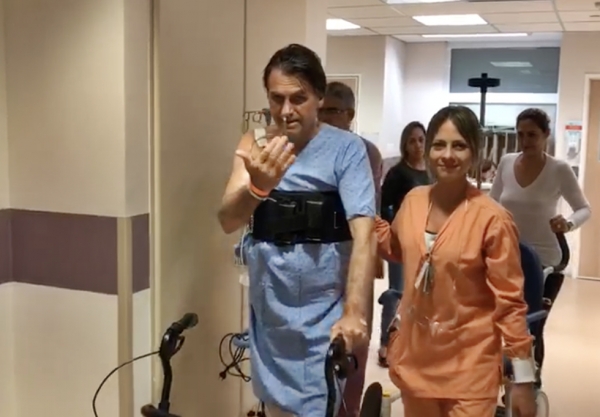 Bolsonaro tem quadro estável e faz transmissão ao vivo do hospital