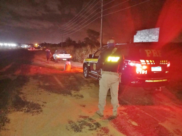 PRF prende homem por furto de soja na BR-135