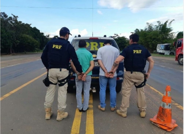 PRF encontra 280 kg de cocaína em fundo falso de caminhão na BR-226